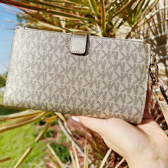 Michael Kors Jet Set Travel Double Zip Leather Phone Wristlet MK Pale Gold - Picture 2 of 4